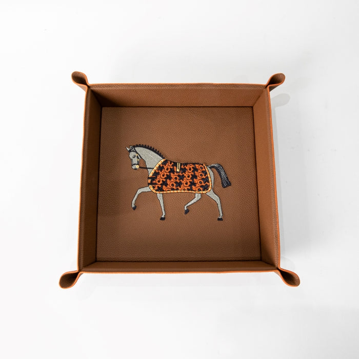 VALET TRAY SQUARE WITH EMBROIDERY HORSE 26CM (202042186)